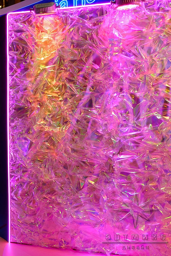 Фотозона из бензиновой пленки с неоном