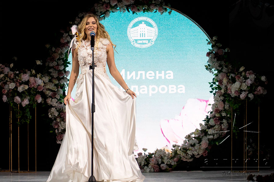 Декоративное оформление сцены для конкурса красоты