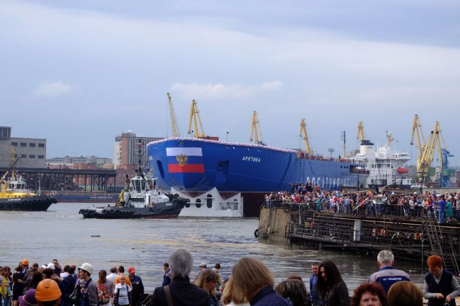 Торжественное мероприятие посвященное спуску на воду атомного ледокола "Арктика" на Балтийском заводе