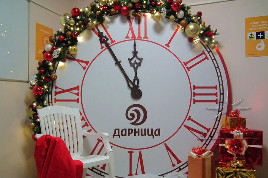Новогоднее оформление в офисе "Группа компаний "Дарница"