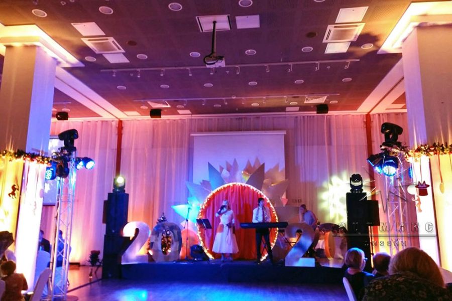 Оформление сцены в Sokos Hotel