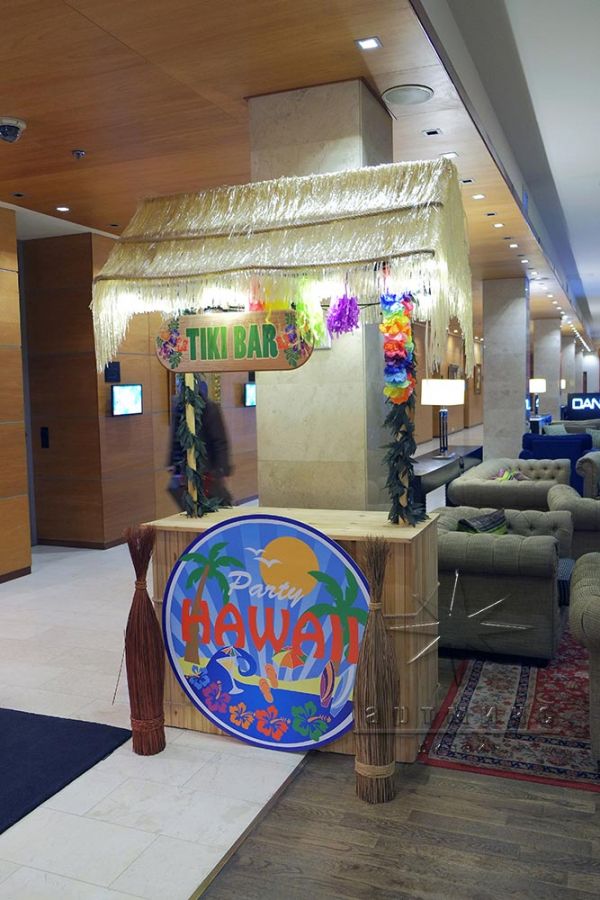 Фотозона в стиле гавайского бара - "Tiki Bar"