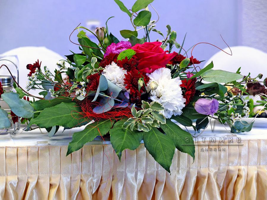 Украшение зала на юбилей в комплексе "Толстой Сквер"